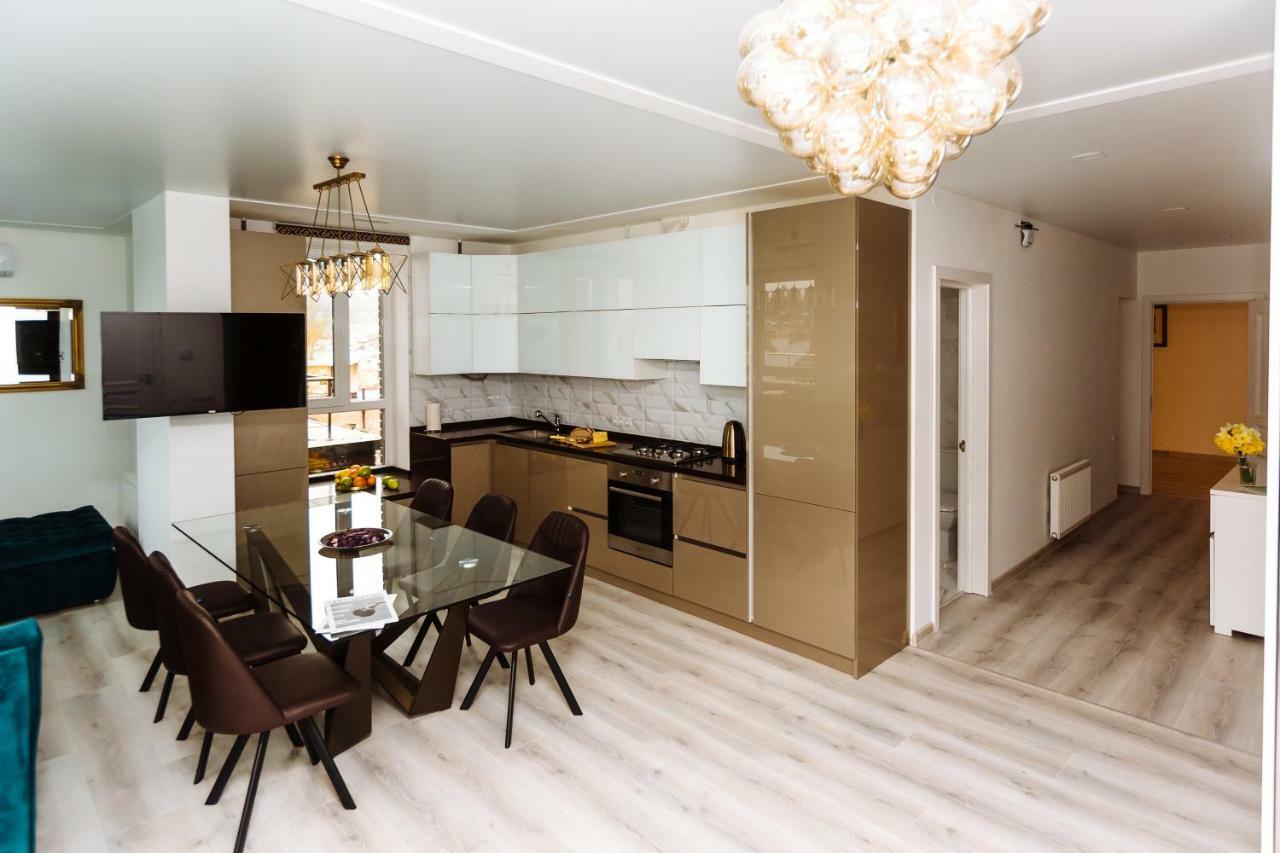 Luxury terrace view Apartment! Lviv Extérieur photo
