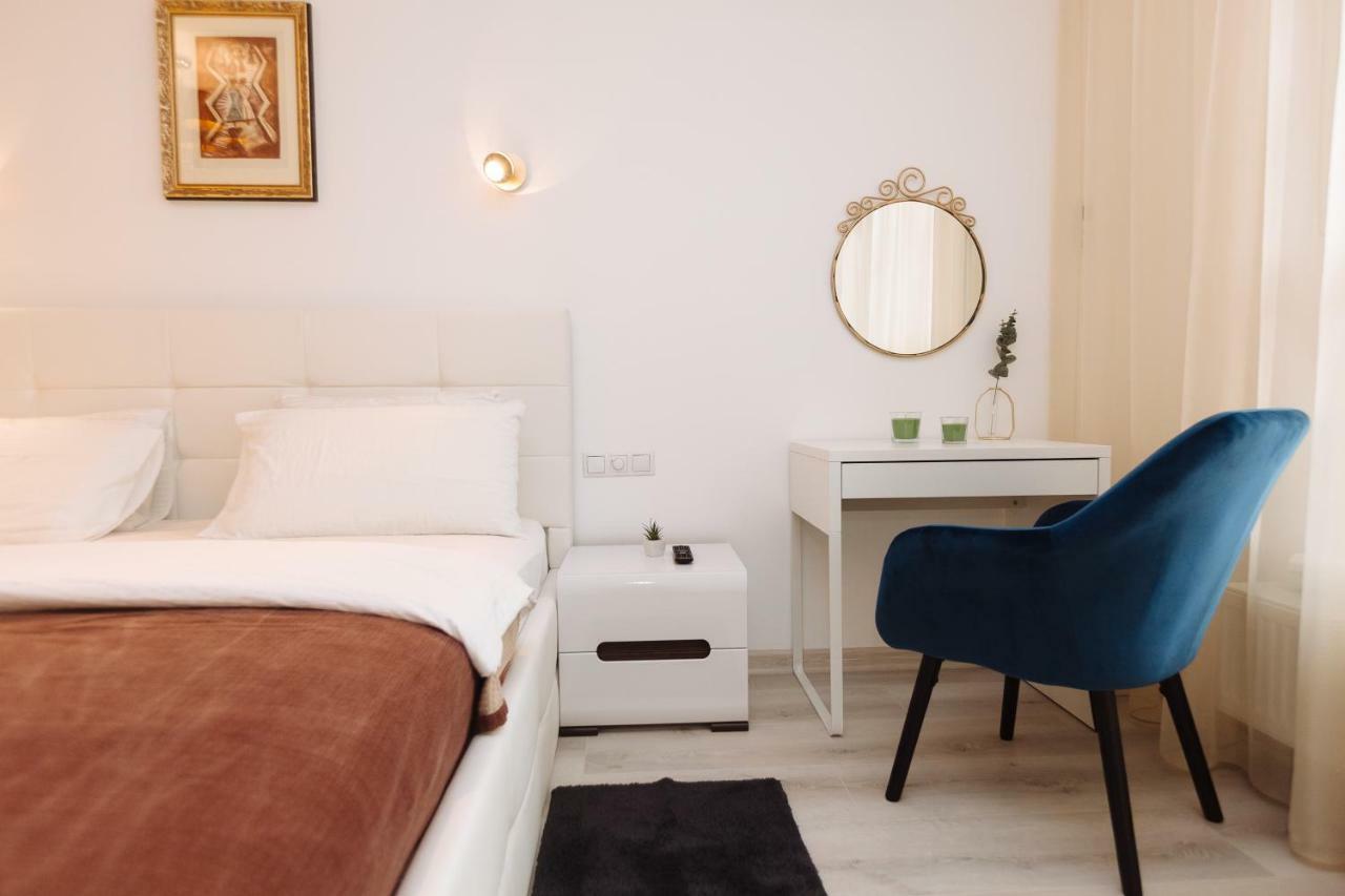 Luxury terrace view Apartment! Lviv Extérieur photo